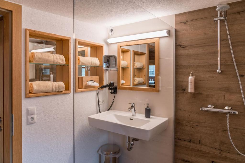 Das Kleine Bio Hotel Tiefenbach Schladming Buitenkant foto